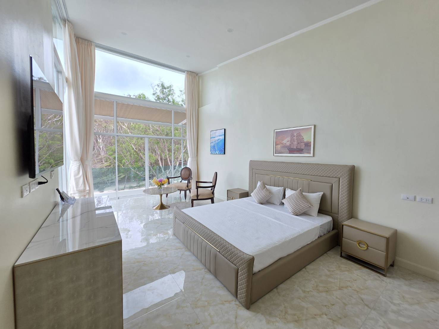 Spacious Sea View Room with private terrace overlooking the ocean at Ta Yai Beach Resort, Koh Larn